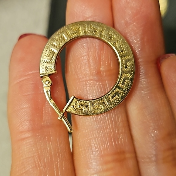 Hoops - Picture 2 of 4